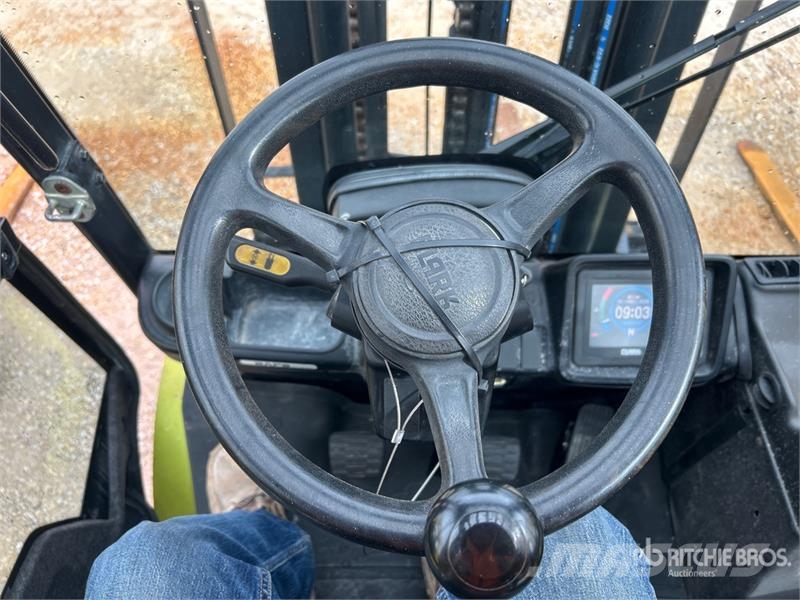 Clark S25D 5000 lb Pneumatic Tire Forklift Gaffeltrucker - Annet
