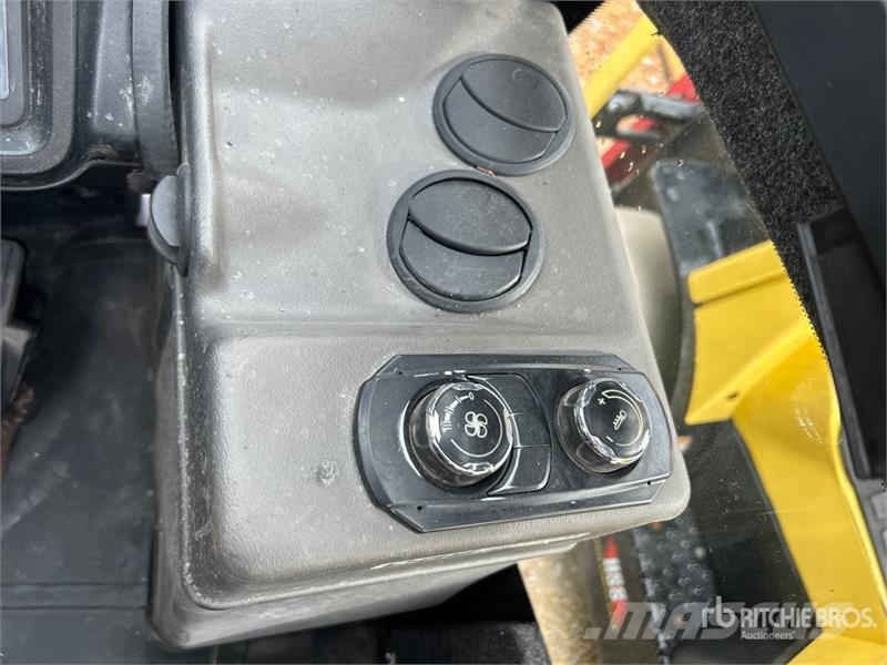 Clark S25D 5000 lb Pneumatic Tire Forklift Gaffeltrucker - Annet