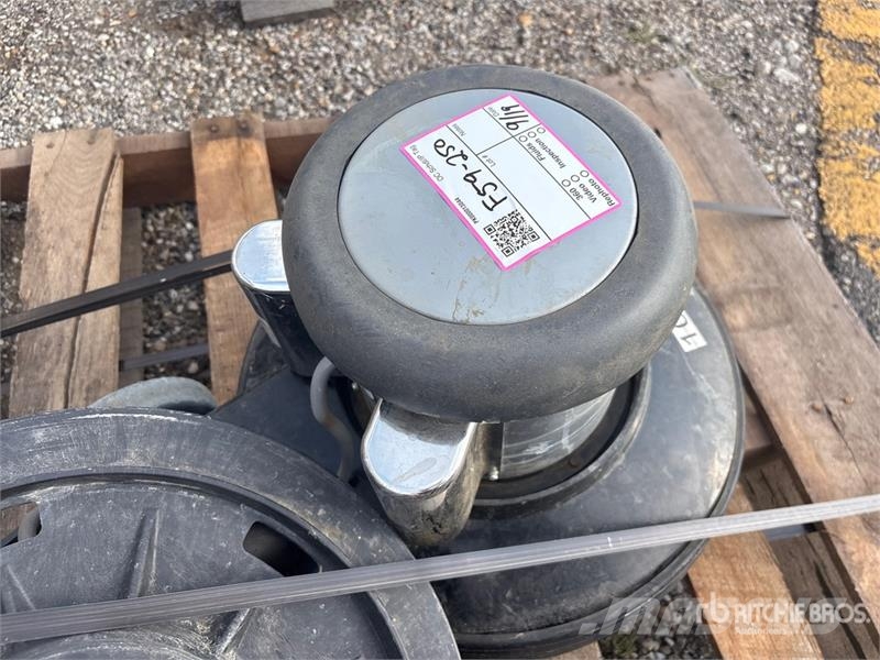 Clarke Walk-Behind Electric Floor Scrubber Weitere Anhänger