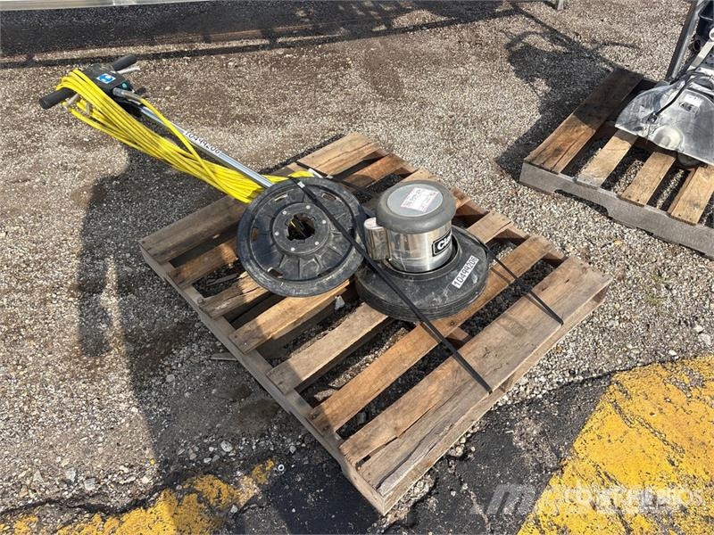 Clarke Walk-Behind Electric Floor Scrubber Weitere Anhänger