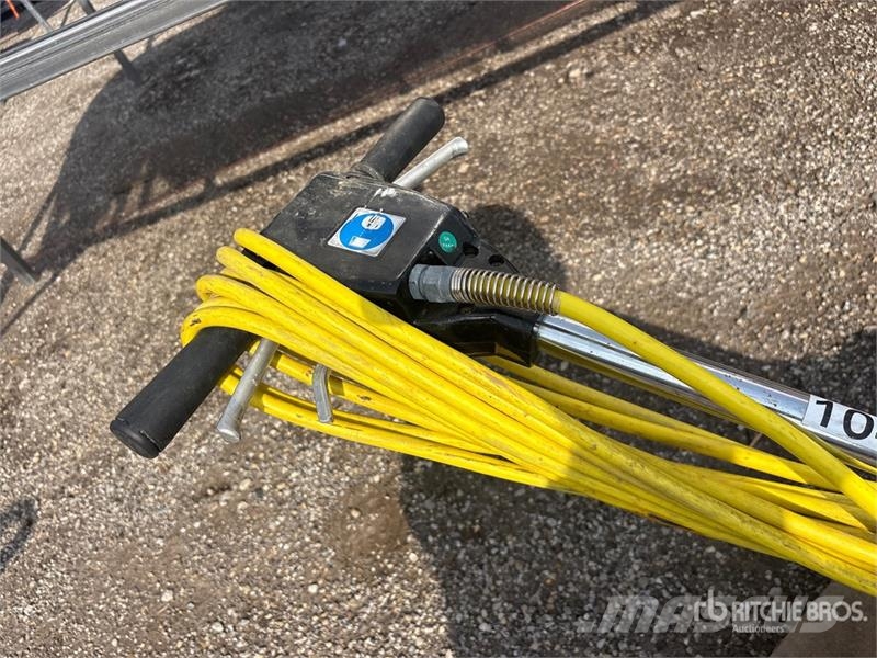 Clarke Walk-Behind Electric Floor Scrubber Weitere Anhänger