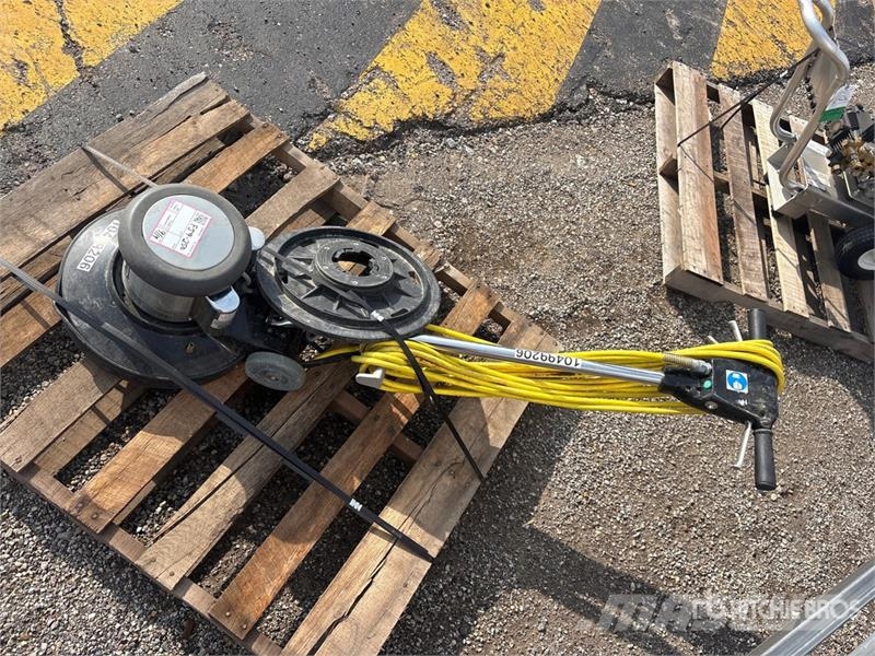 Clarke Walk-Behind Electric Floor Scrubber Weitere Anhänger
