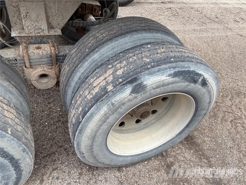 Clement Starlite 36 ft T/A Frameless End Dump Trailer Savivartės priekabos