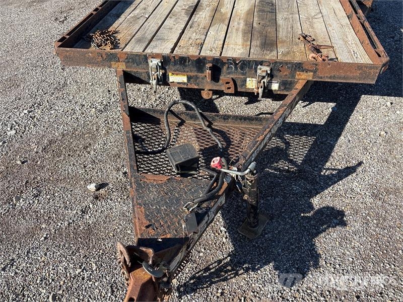 CMI 6000 lb 12 ft S/A Equipment Trailer Auto pārvadāšanas treileri