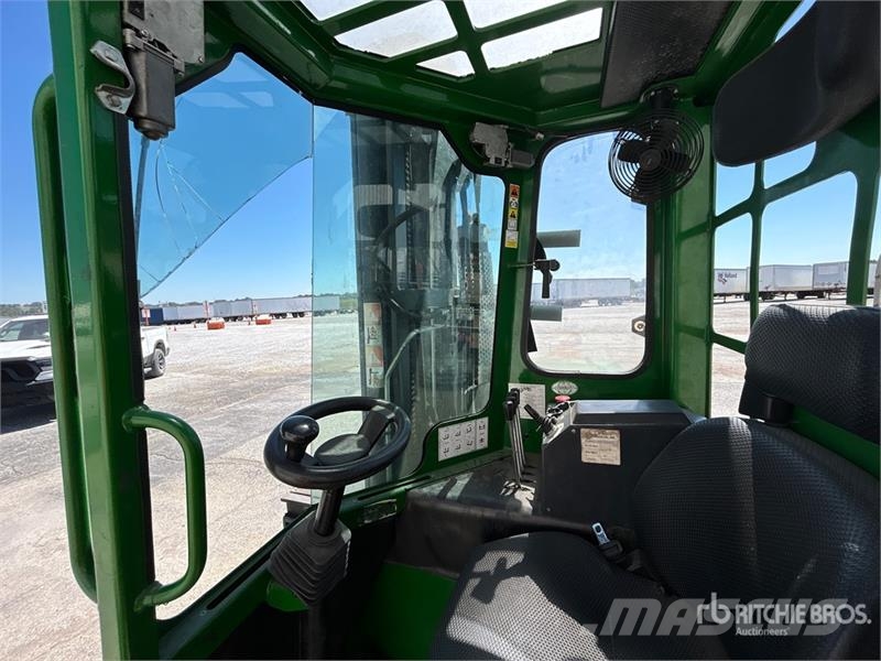 Combilift C6000 6000 lb Forklift Targoncák-Egyéb