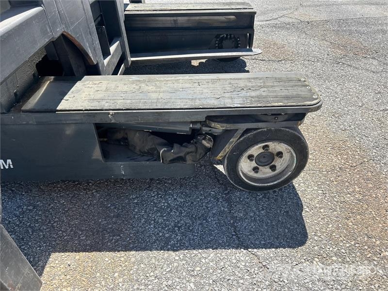 Combilift C6000 6000 lb Forklift Targoncák-Egyéb