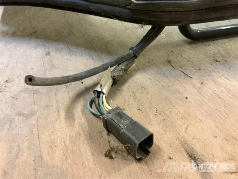  Compact Track Loader Door - Fits Cat 247 Andre komponenter