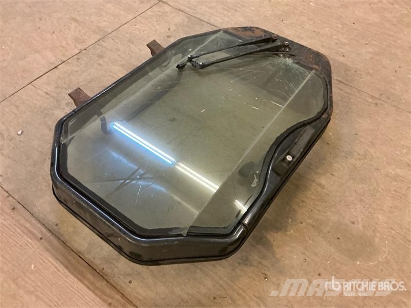 Compact Track Loader Door - Fits Cat 247 مكونات أخرى