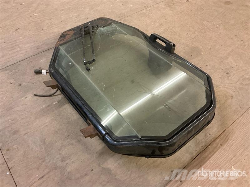 Compact Track Loader Door - Fits Cat 247 مكونات أخرى