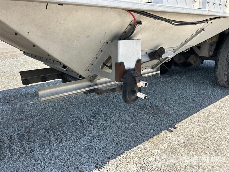 Cornhusker 43 ft T/A Bottom Grain Trailer Graantransportwagen