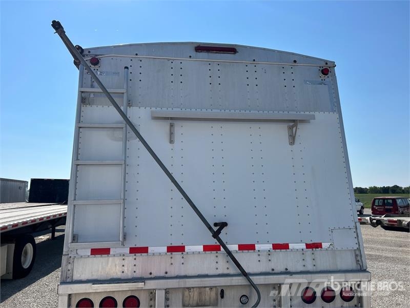 Cornhusker 43 ft T/A Bottom Grain Trailer Graantransportwagen