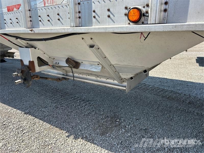 Cornhusker 43 ft T/A Bottom Grain Trailer Graantransportwagen