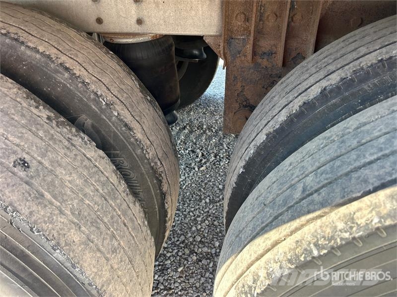 Cornhusker 43 ft T/A Bottom Grain Trailer Graantransportwagen