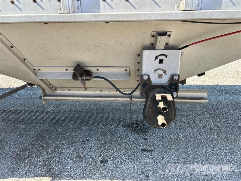 Cornhusker 43 ft T/A Bottom Grain Trailer Graantransportwagen