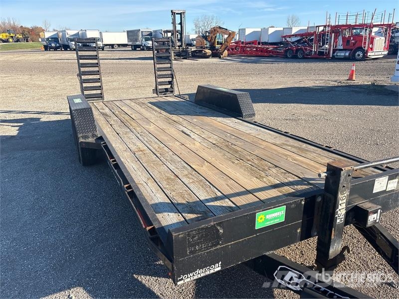 Coyote CS718 18 ft T/A Equipment Trailer Remolques para transporte de vehículos