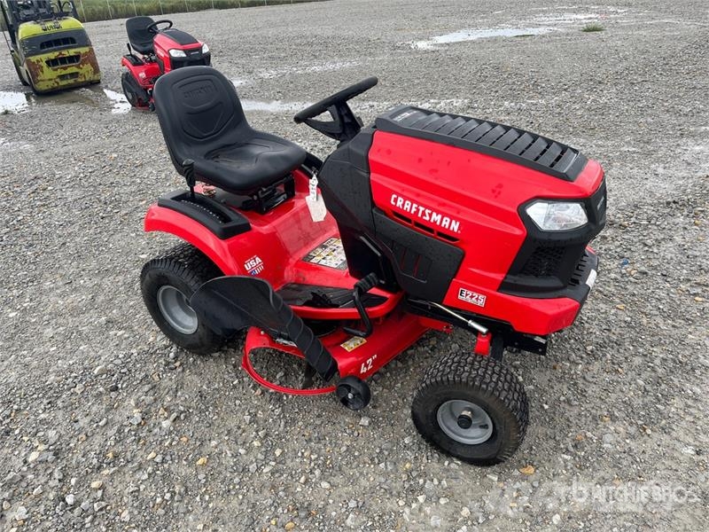 Craftsman E225 4x2 Ride-On Electric Greens Lawn Mower (Unuse ركوب الحشائش