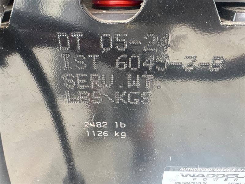 Crown RR5200 Series Reach Truck リーチフォークリフト