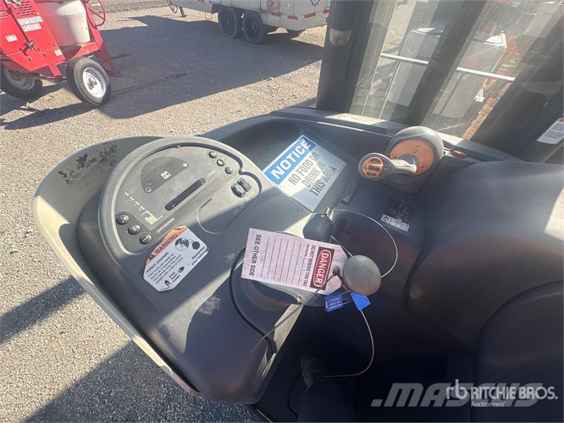 Crown RR5225-45 8660 lb Order Picker Middelsløftende plukketruck