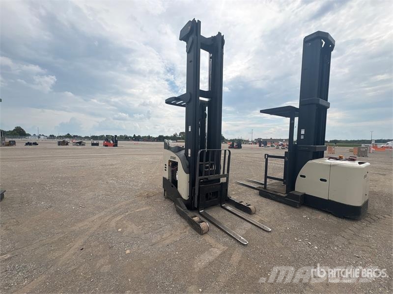Crown RR522545 8660 lb Reach Truck Ανυψωτικά στενών δρόμων