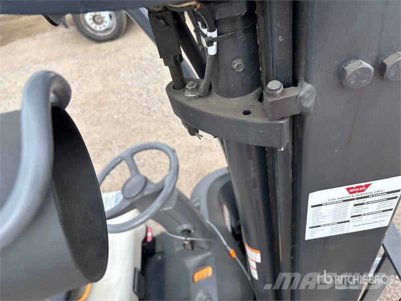 Crown SC 2250 lb Electric Forklift El gaffeltrucks