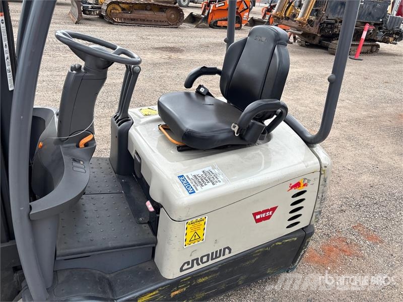 Crown SC 2250 lb Electric Forklift El gaffeltrucks