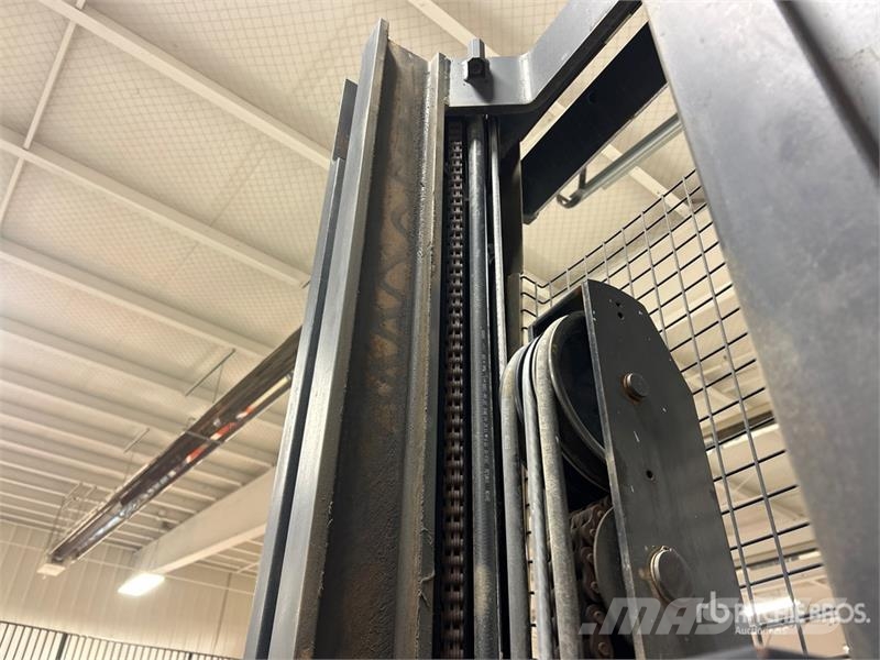 Crown SHR5540-35 3150 lb Walk-Behind Electric Stacker شاحنات مناولة ذاتية الدفع