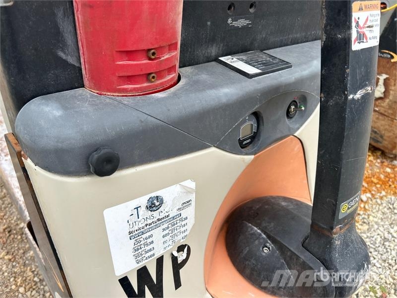 Crown WP3045-45 4500 lb Electric Pallet Jack Ручні гідравлічні візки