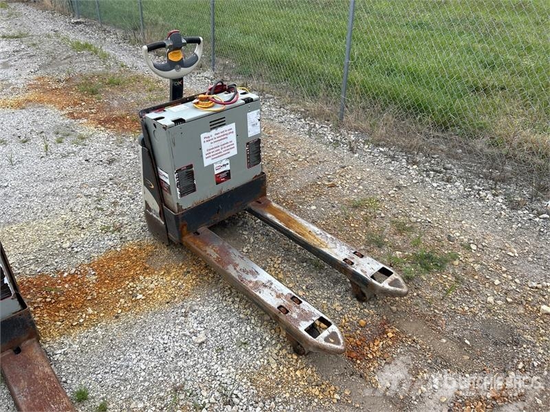 Crown WP3045-45 4500 lb Electric Pallet Jack Ручні гідравлічні візки