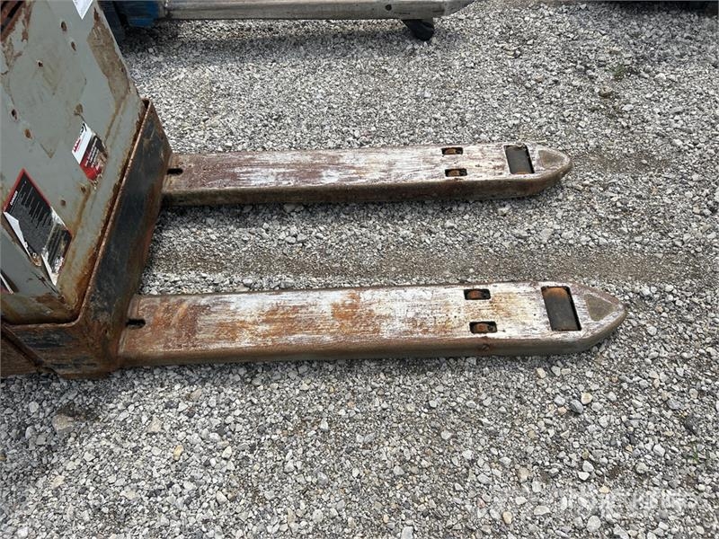 Crown WP3045-45 4500 lb Electric Pallet Jack Ручні гідравлічні візки