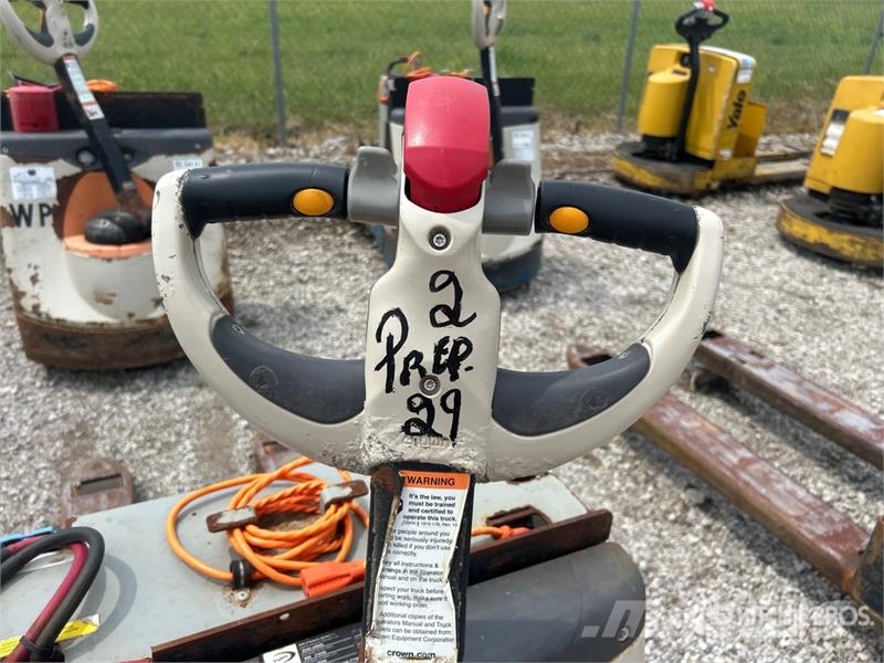 Crown WP3045-45 4500 lb Electric Pallet Jack Ручні гідравлічні візки