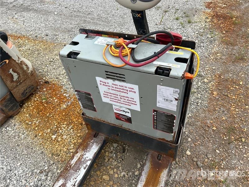 Crown WP3045-45 4500 lb Electric Pallet Jack Ручні гідравлічні візки
