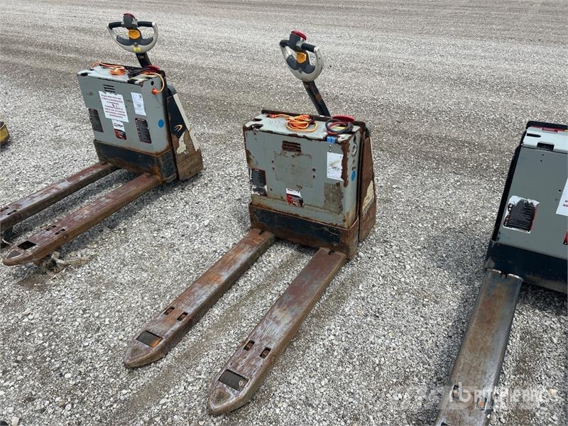 Crown WP3045-45 4500 lb Electric Pallet Jack Ручні гідравлічні візки