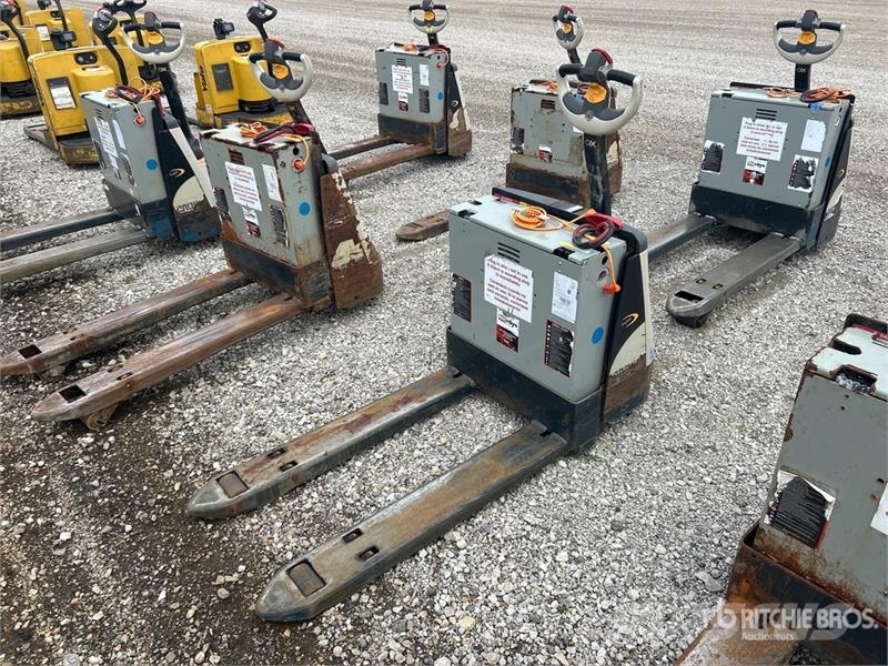 Crown WP3045-45 4500 lb Electric Pallet Jack Ручні гідравлічні візки
