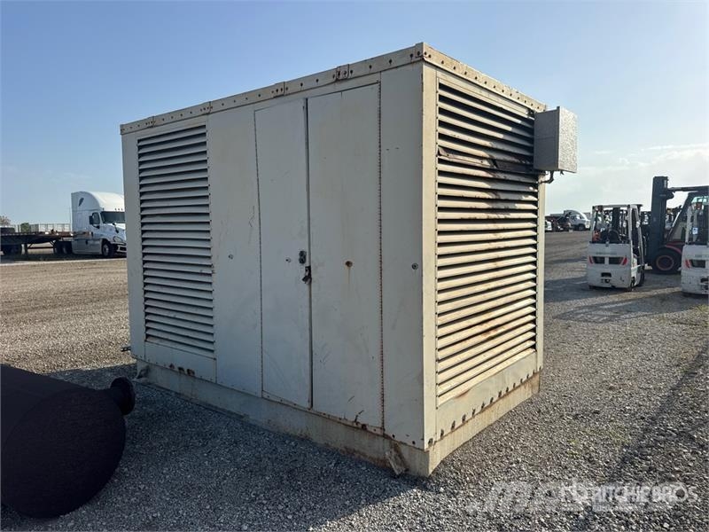 Cummins 680FDC3053AD 500 kW Skid-Mounted Generator Set Dizelski agregati
