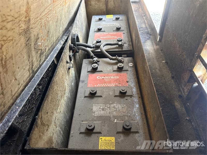 Cummins 680FDC3053AD 500 kW Skid-Mounted Generator Set Dizelski agregati