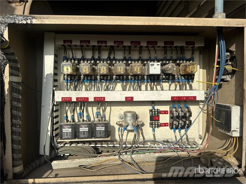 Cummins 680FDC3053AD 500 kW Skid-Mounted Generator Set Dizelski agregati