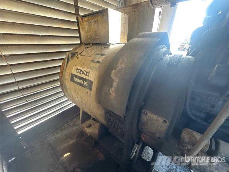 Cummins 680FDC3053AD 500 kW Skid-Mounted Generator Set Dizelski agregati