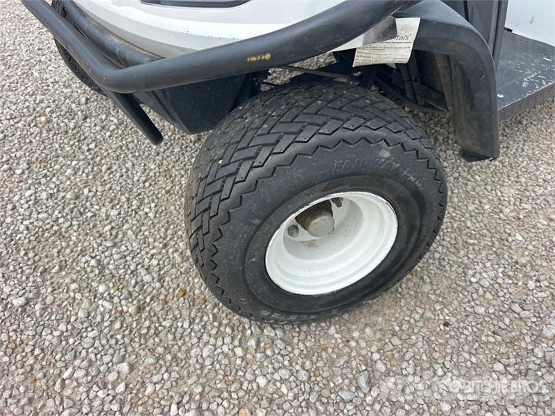 Cushman Refresher FS4 Golf Cart (Inoperable) عربات الجولف