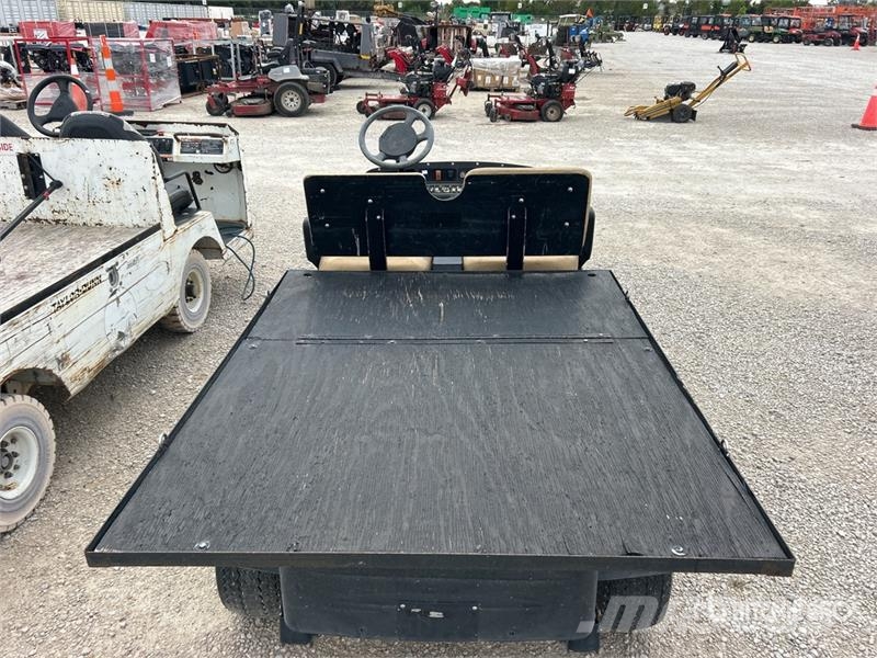 Cushman Refresher FS4 Golf Cart (Inoperable) عربات الجولف