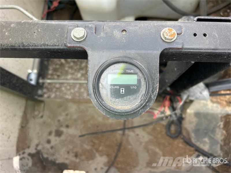 Cushman Refresher FS4 Golf Cart (Inoperable) عربات الجولف