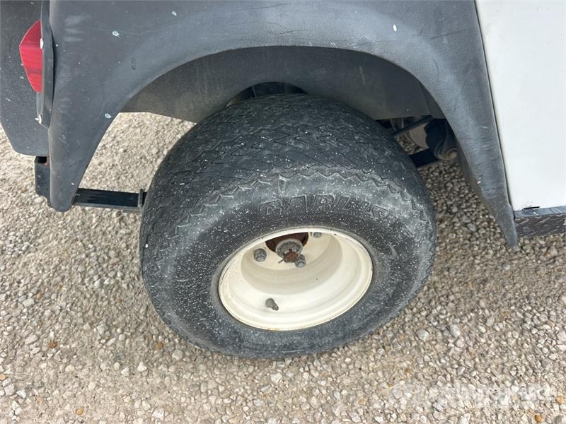 Cushman Refresher FS4 Golf Cart (Inoperable) عربات الجولف