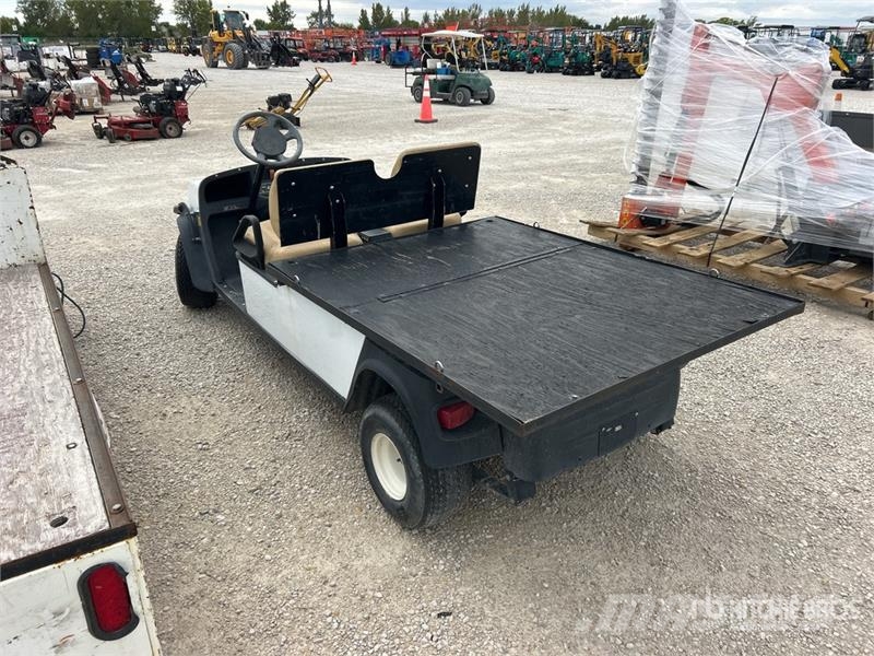Cushman Refresher FS4 Golf Cart (Inoperable) عربات الجولف