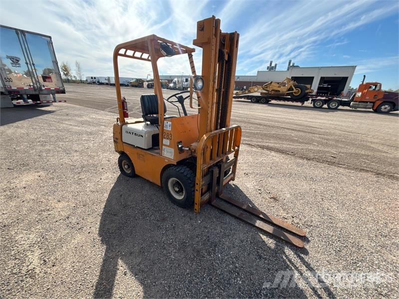 Datsun FG103 3000 lb Pneumatic Tire Forklift Andere Gabelstapler