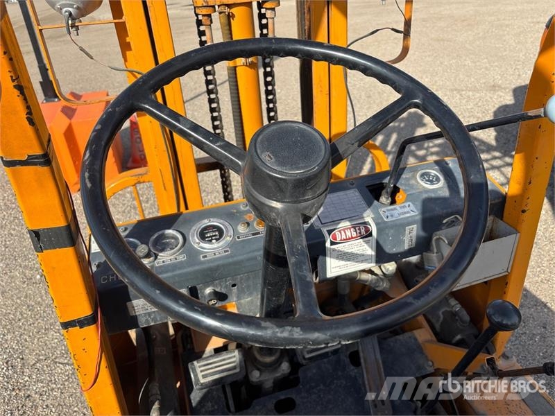 Datsun FG103 3000 lb Pneumatic Tire Forklift Andere Gabelstapler