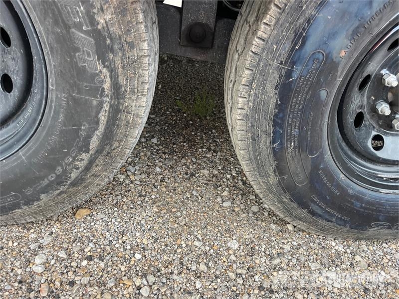  Delco 3656 lb 40 ft T/A Gooseneck Equipment Traile مقطورات مركبات نقل