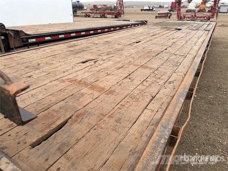 Delta 40 ft T/A Gooseneck Equipment Trailer Auto pārvadāšanas treileri