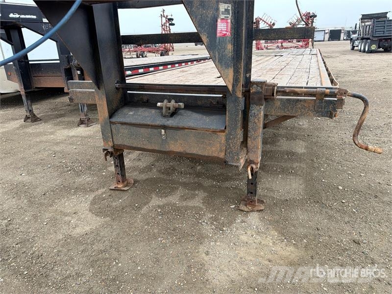 Delta 40 ft T/A Gooseneck Equipment Trailer Auto pārvadāšanas treileri