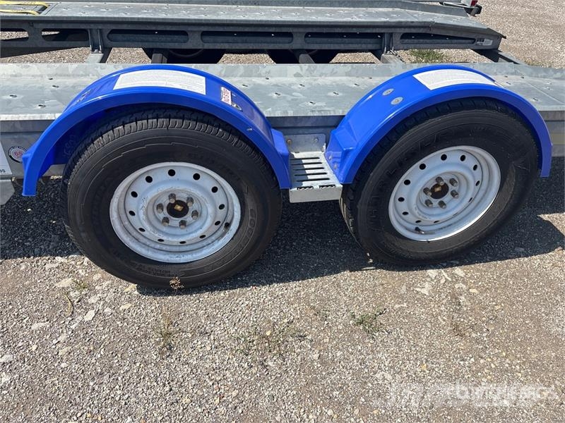 Demco AT7000P T/A Car Carrier Trailer Návesy na prepravu automobilov