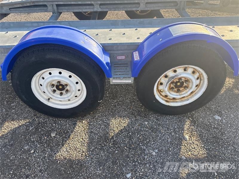 Demco T/A 1 Car Open Car Carrier Trailer Semi remorque porte engin