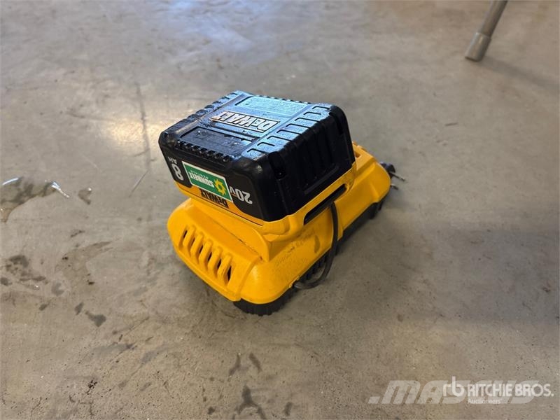 DeWalt DCB118 Charger Outros componentes